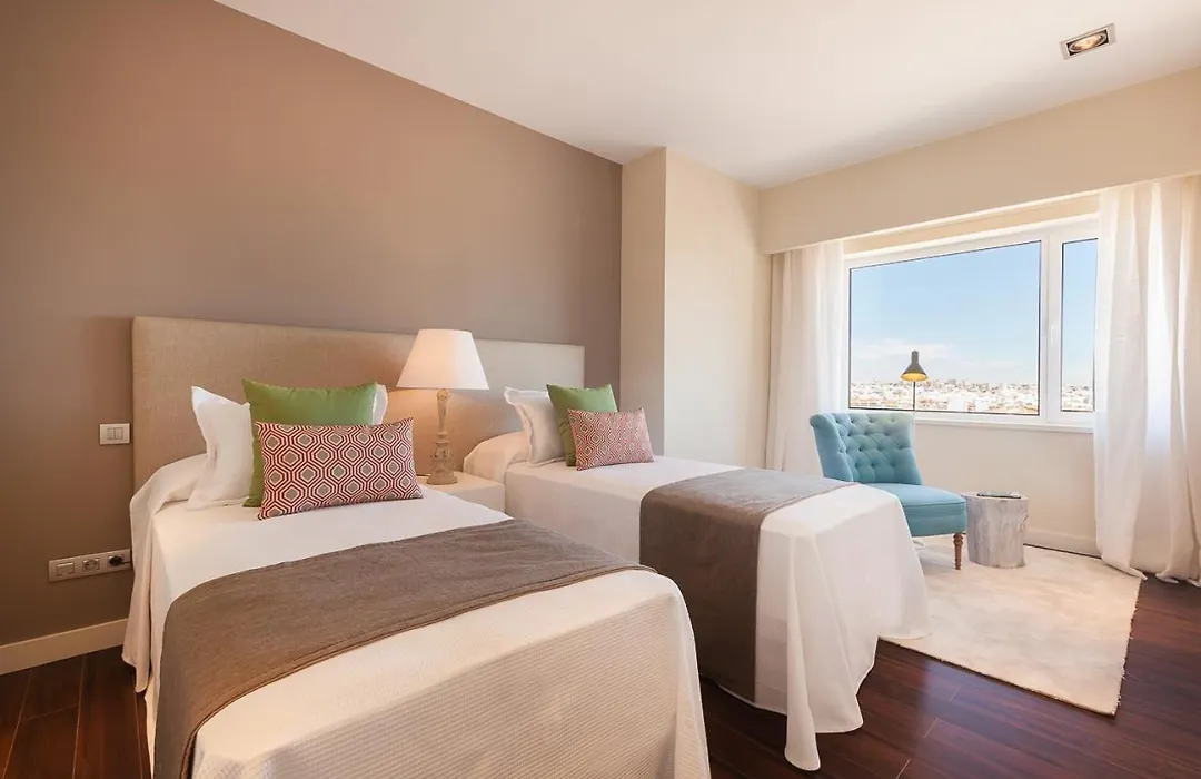 Homeclub Exclusive Flat At Madrid Tower-1